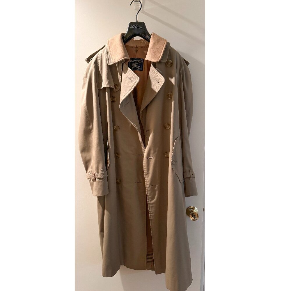 Burberry Mens tan trench coat vintage